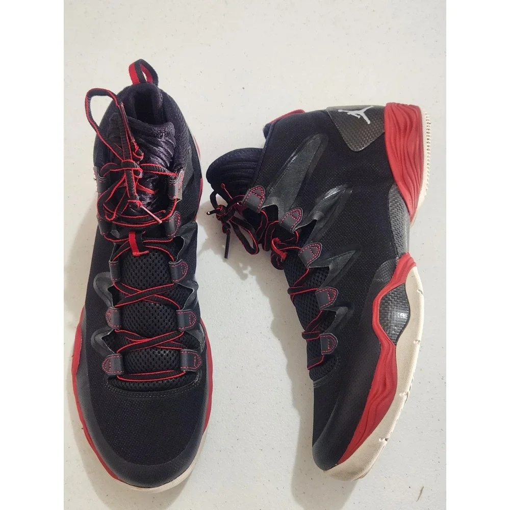 Air Jordan XX8 SE Bred 2013 Talla 12.5 US Black Red Sneakers 616345-001